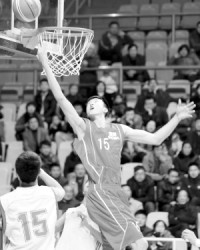 NBA季后赛激战正酣，青年军逆袭掀翻卫冕冠军