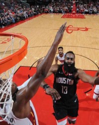 NBA季后赛首轮，哈登40分救主，76人加时逆转热火挺进次轮
