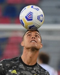 意甲国米补时争议任意球绝杀那不勒斯终结五连胜登顶引热议