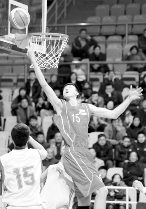 NBA季后赛激战正酣，青年军逆袭掀翻卫冕冠军